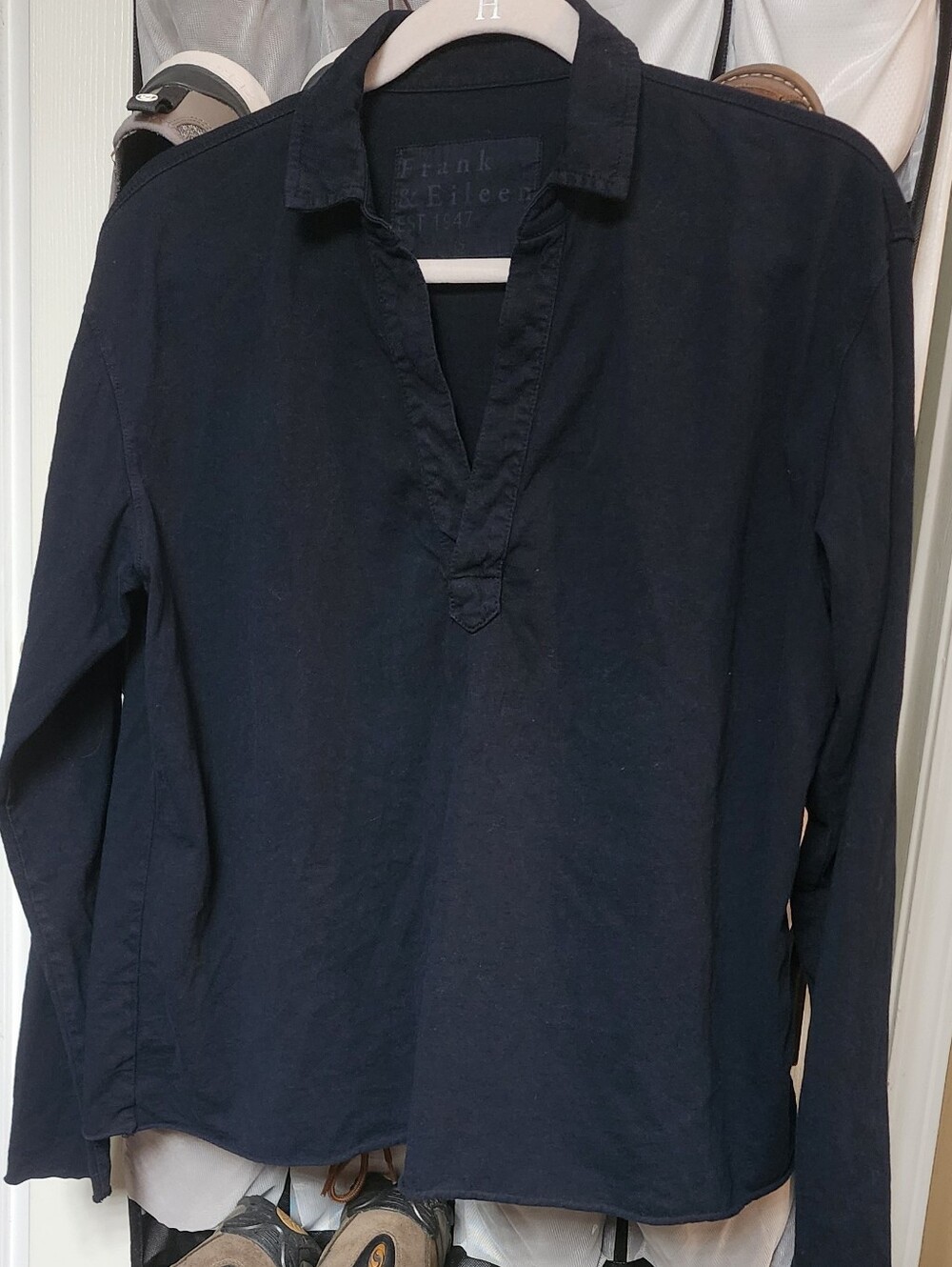 Frank & Eileen British Navy Patrick Long-Sleeve Cotton V Neck Top Sz SMALL - Picture 9 of 9
